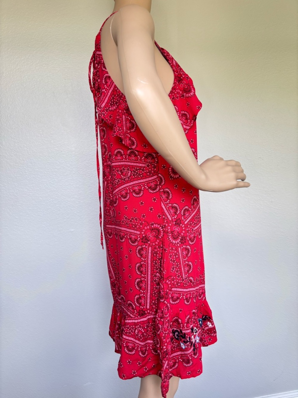 Chelsea & Violet Red Bandana-Print Halter Dress with Blue Floral Accents NWOT - Picture 6 of 16